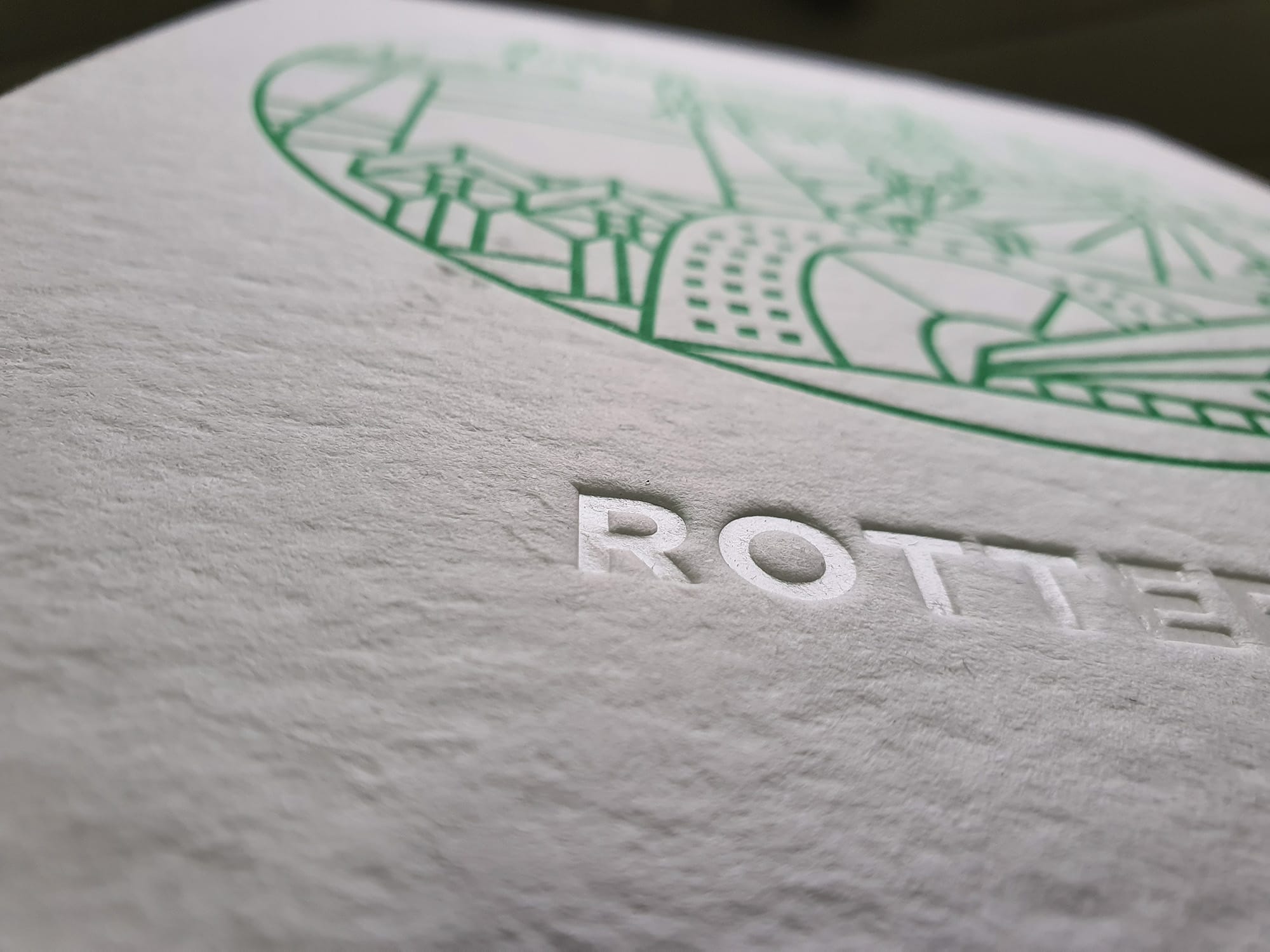 900 gram wild voorzien van letterpress groen en transparante foliedruk